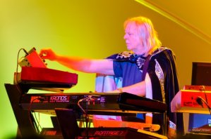 rick-wakeman-photo-by-mike-strauss